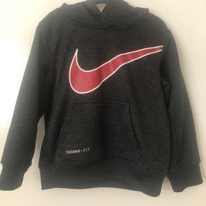 Nike Therma-Fit boys hoodie